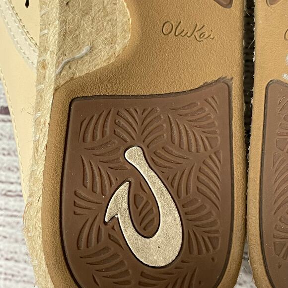 OluKai Cream Flats with Woven Detailing - Picture 10 of 13